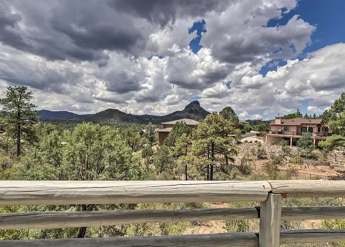 Apartment Hike & Relax: W/ Thumb Butte Views *