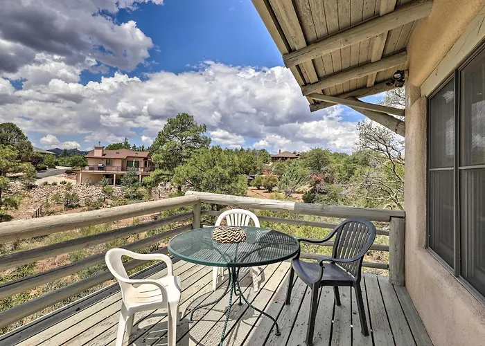 Hike & Relax: W/ Thumb Butte Views Apartment